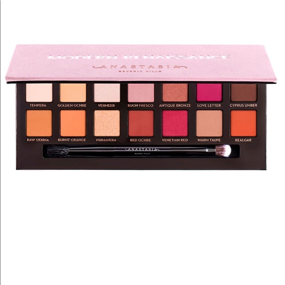 Makeup bundle (Tom Ford Lipstick and anastasia) - Picture 2 of 6